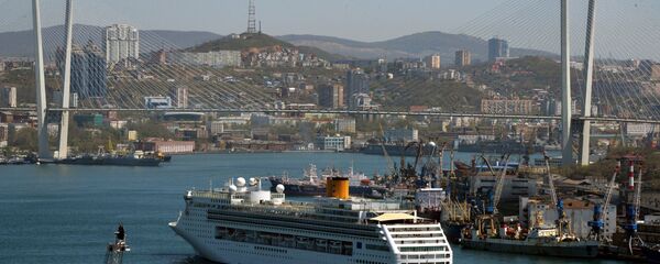 Круизный трансокеанский лайнер Costa Victoria в бухте Золотой Рог в акватории морского порта Владивостока - 俄罗斯卫星通讯社