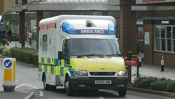 英國救護車 - 俄羅斯衛星通訊社
