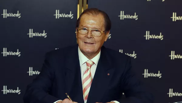 詹姆斯·邦德的扮演者英國演員羅傑·摩爾去世 享年89歲 - 俄羅斯衛星通訊社