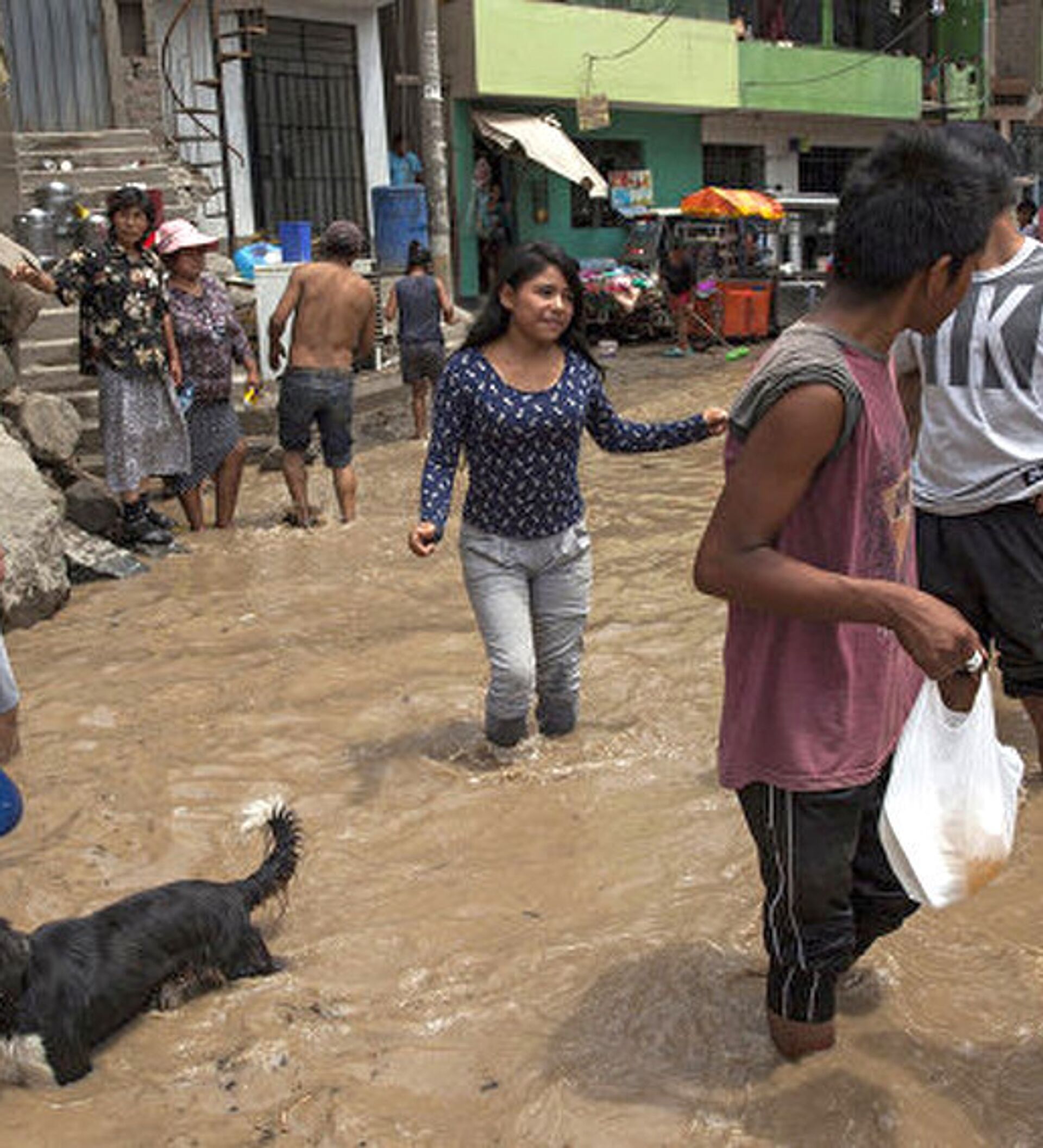 巴西洪灾水坝决堤 72城陷紧急状态 – 亚洲电视新闻