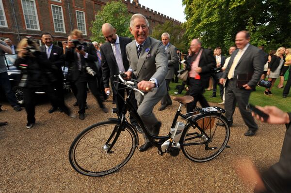 威爾斯親王查爾斯王子在倫敦市中心騎自行車 - 俄羅斯衛星通訊社