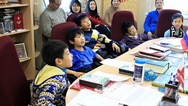 中国青年冰球运动员学俄语 - 俄罗斯卫星通讯社
