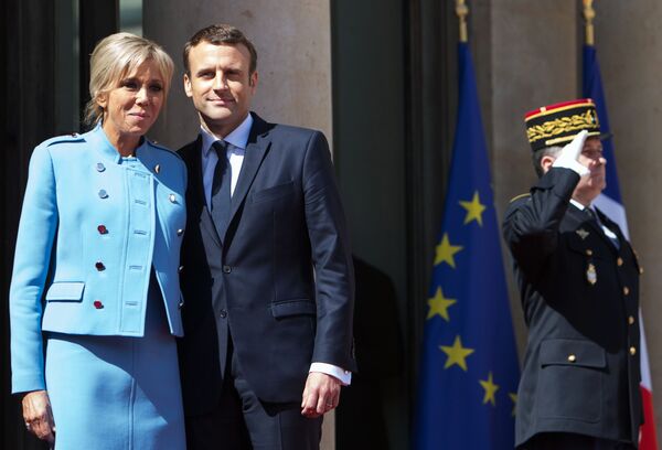 法國總統馬克龍與他的夫人布麗吉特 - 俄羅斯衛星通訊社