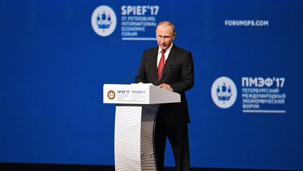 普京出席圣彼得堡经济论坛全会并发表演讲 - 俄罗斯卫星通讯社