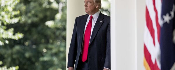 FBI前局長:特朗普即使在私人談話中也不願批評普京 FBI前局長:特朗普即使在私人談話中也不願批評普京 - 俄羅斯衛星通訊社