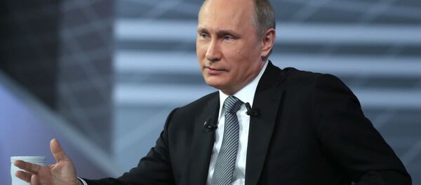 Президент РФ Владимир Путин во время ежегодной специальной программы Прямая линия с Владимиром Путиным - 俄羅斯衛星通訊社