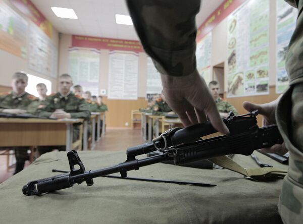 АК-47 - 俄罗斯卫星通讯社