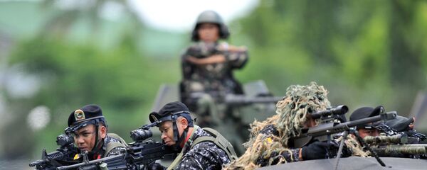 美國給菲律賓武器進行反恐行動 美國給菲律賓武器進行反恐行動 - 俄羅斯衛星通訊社