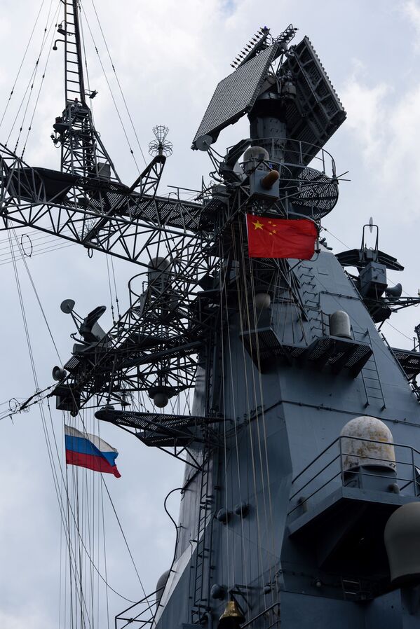 “瓦良格”號導彈巡洋艦開放日在香港引發轟動 - 俄羅斯衛星通訊社