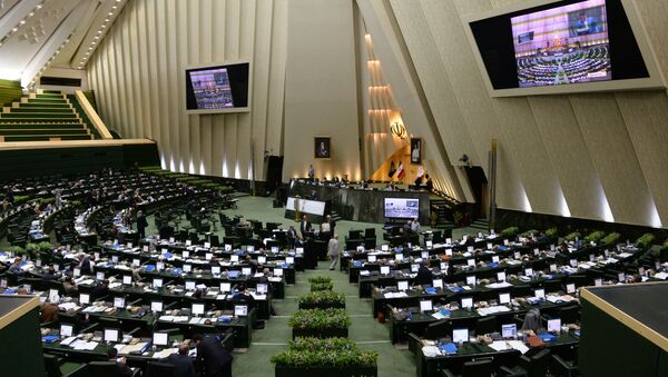 В зале заседаний парламента Ирана (Исламского консультативного совета - Меджлиса) в Тегеране. - 俄羅斯衛星通訊社