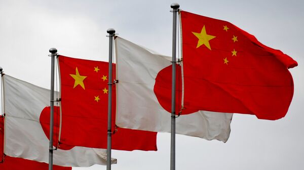 中國和日本國旗 - 俄羅斯衛星通訊社