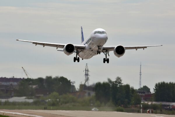 MC-21客机于2017年5月28日在伊尔库茨克飞机制造厂的机场进行首飞。飞机在1000米上空以300公里/小时的速度飞行 - 俄罗斯卫星通讯社