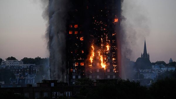 倫敦火災目擊者：人們為救兒童被迫將其推出窗外 - 俄羅斯衛星通訊社
