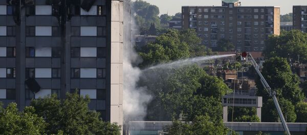 伦敦一栋高层公寓楼发生的严重火灾 - 俄罗斯卫星通讯社