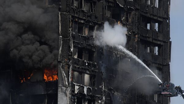 倫敦高層公寓樓大火 - 俄羅斯衛星通訊社