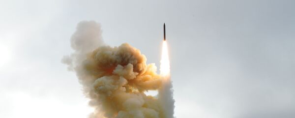 美国将多管火箭炮系统从约旦部署到了叙利亚南部 - 俄罗斯卫星通讯社