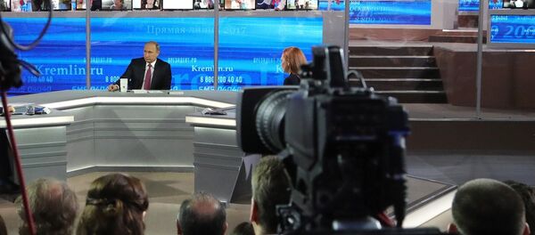 民调：普京在“直播连线”中的回答令多数关注者满意 - 俄罗斯卫星通讯社