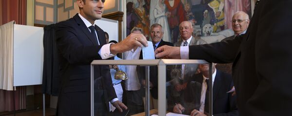 法国总统马克龙参与该国议会第二轮选举投票 - 俄罗斯卫星通讯社