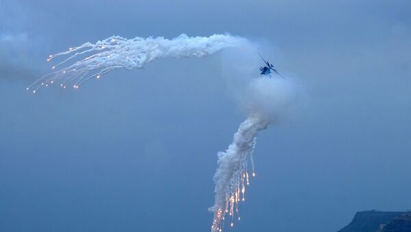 美国直升机降落驻日训练基地后起火 - 俄罗斯卫星通讯社