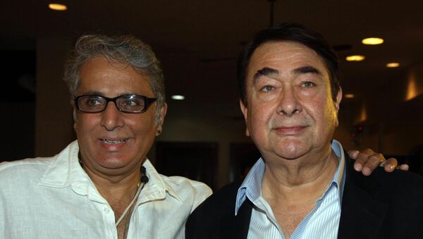 印度著名演員和作家卡普爾（左側） - 俄羅斯衛星通訊社