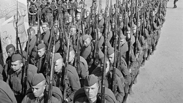 Мобилизация. Колонны бойцов движутся на фронт. Москва, 23 июня 1941 года. - 俄羅斯衛星通訊社