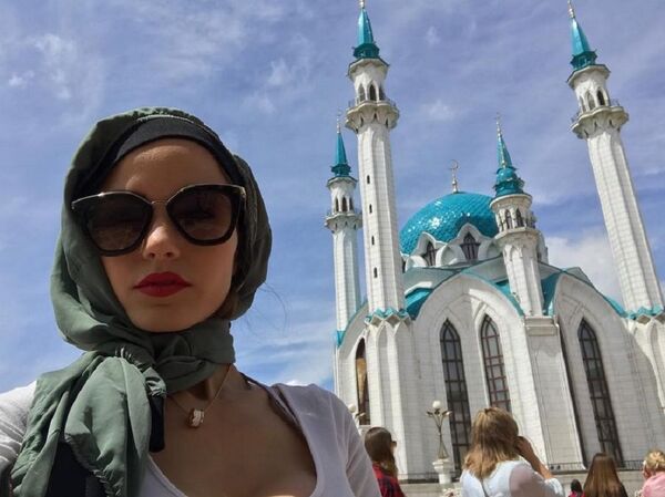 梅勒妮在喀山 - 俄罗斯卫星通讯社