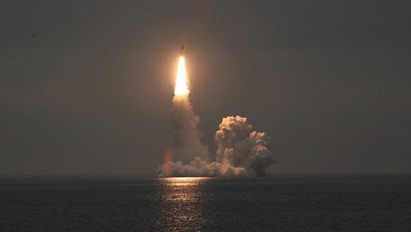 俄“尤里·多尔戈鲁基”号核潜艇一次齐射4枚弹道导弹 - 俄罗斯卫星通讯社