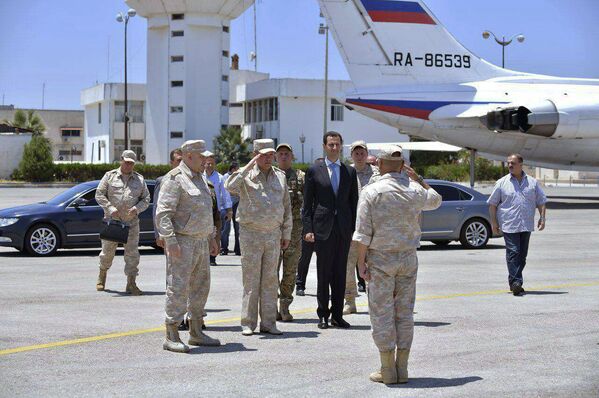 俄罗斯武装力量总参谋长格拉西莫夫迎接了叙利亚总统。 - 俄罗斯卫星通讯社
