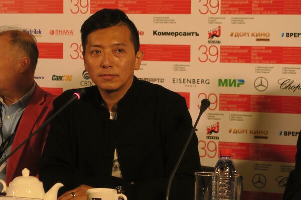 喬梁 - 俄羅斯衛星通訊社