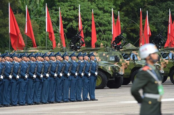 習近平視察並檢閱駐香港部隊 習近平視察並檢閱駐香港部隊 - 俄羅斯衛星通訊社