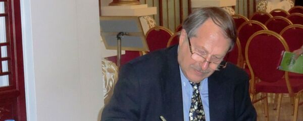 俄罗斯著名汉学家尤里·塔夫罗夫斯基新书《“一带一路”西行漫记》俄文原著发布会 - 俄罗斯卫星通讯社