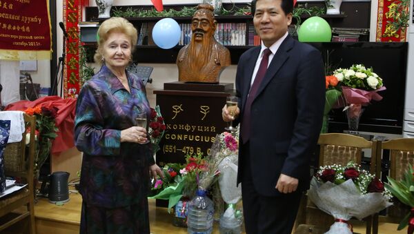 李辉大使向库里科娃祝贺80岁生日 - 俄罗斯卫星通讯社