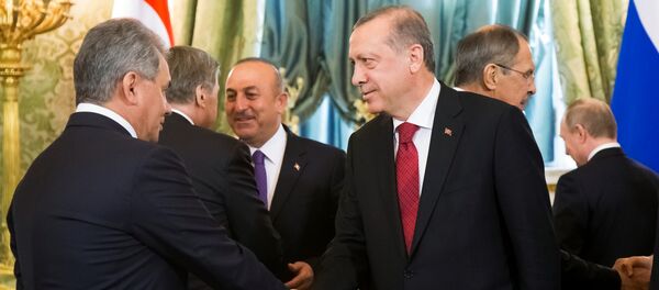 土總統和俄防長舉行會談 - 俄羅斯衛星通訊社