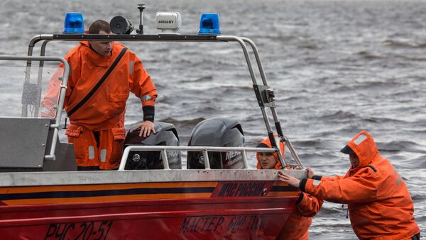 车里雅宾斯克州翻船事件导致7人死亡 其中包括4名儿童 - 俄罗斯卫星通讯社