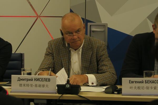 德米特里·基謝廖夫 - 俄羅斯衛星通訊社