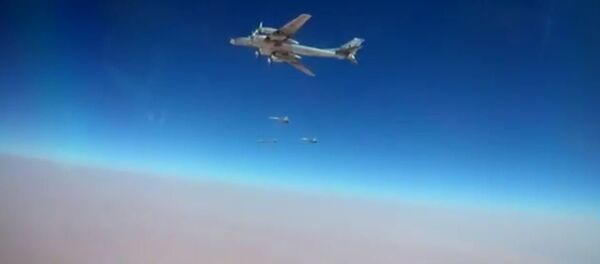 圖-95MC轟炸機攜帶最新的X-101巡航導彈打擊在敘“伊斯蘭國”陣地 - 俄羅斯衛星通訊社