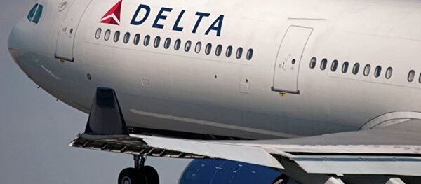 美國客機因一名乘客試圖強闖駕駛室返航 - 俄羅斯衛星通訊社