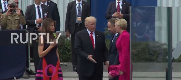 波兰总统夫人忽视特朗普握手请求 - 俄罗斯卫星通讯社