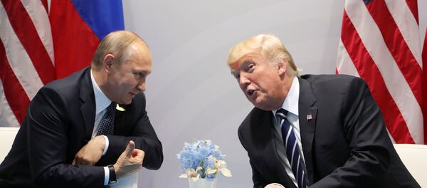 Президент РФ Владимир Путин и президент США Дональд Трамп во время встречи на полях саммита G20 в Гамбурге Президент РФ Владимир Путин и президент США Дональд Трамп во время встречи на полях саммита G20 в Гамбурге - 俄罗斯卫星通讯社