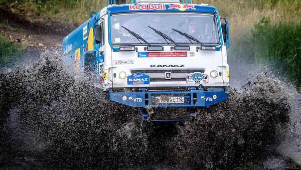 俄羅斯車手在“絲綢之路”拉力賽卡車組第七賽段獲勝 - 俄羅斯衛星通訊社