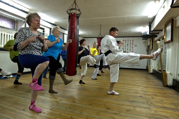 应该取消退休制。不是取消退休金，而是取消到了一定年龄就要退休的体制。 - 俄罗斯卫星通讯社