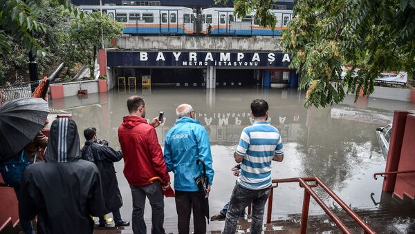 伊斯坦布爾地鐵因大暴雨而被淹 - 俄羅斯衛星通訊社