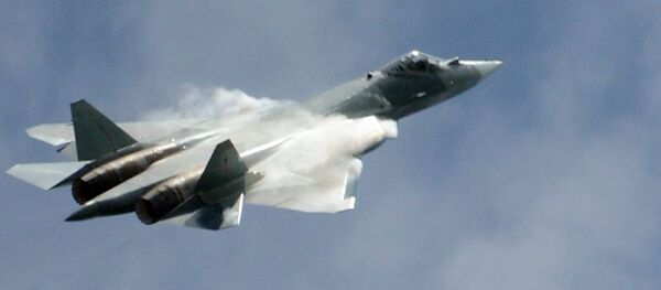 Истребитель Т-50 выполняет демонстрационные полеты на Международном авиационно-космическом салоне МАКС-2017 в Жуковском Истребитель Т-50 выполняет демонстрационные полеты на Международном авиационно-космическом салоне МАКС-2017 в Жуковском - 俄罗斯卫星通讯社