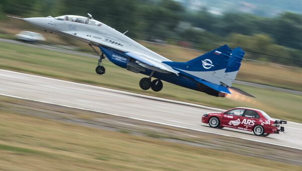 飛機VS汽車：莫斯科航展上賽車將與飛機競速 - 俄羅斯衛星通訊社