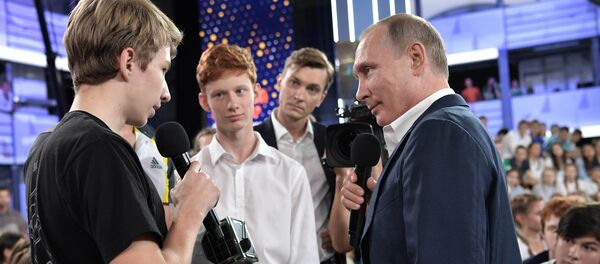 俄罗斯总统普京与索契 “天狼星”教育中心的儿童交流 俄罗斯总统普京与索契 “天狼星”教育中心的儿童交流 - 俄罗斯卫星通讯社