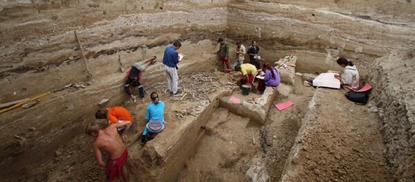 俄中两国专家对俄罗斯旧石器时代遗址进行联合考古 - 俄罗斯卫星通讯社
