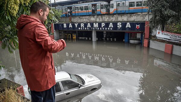 伊斯坦布尔地铁因大暴雨而被淹 - 俄罗斯卫星通讯社