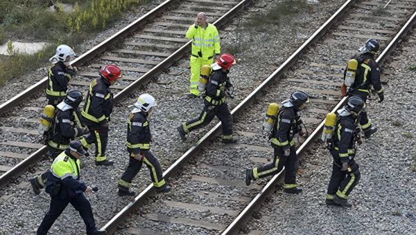 巴塞羅那一輛市郊列車發生事故 近50人受傷 - 俄羅斯衛星通訊社