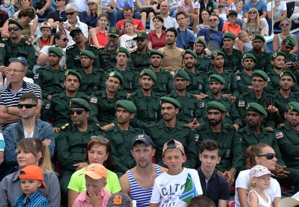 來符拉迪沃斯托克參加海軍日慶祝活動的伊朗海軍陸戰隊員 - 俄羅斯衛星通訊社