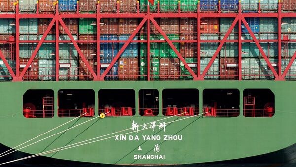 China Shipping containers sit on a ship in the Port of Los Angeles after being imported to the U.S. - 俄罗斯卫星通讯社